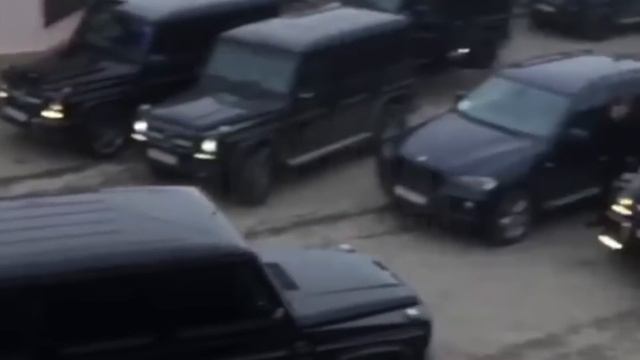 СУРОВАЯ ЗОЛОТАЯ МОЛОДЕЖЬ КАВКАЗА