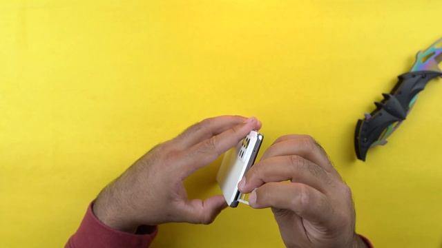 Samsung Galaxy A52 AWESOME WHITE Unboxing & Quick Review смотреть онлайн