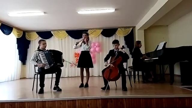 Инструментальный ансамбль " Нюанс". А.Цфасман. Медленный вальс смотреть онлайн