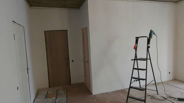 Ремонт в доме: стены готовы к покраске. Натягиваем потолки. смотреть онлайн