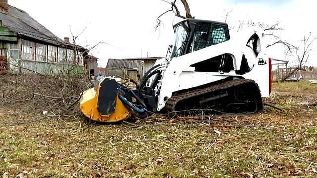 Удаление деревьев на дачном участке. Уничтожение старого дерева с корчеванием пня смотреть онлайн