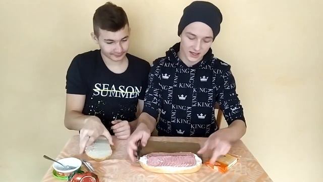 Пытаемся сделать МЕГА Бутерброд смотреть онлайн
