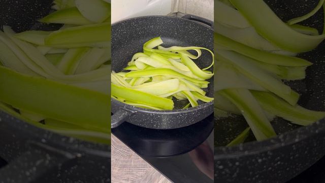 Паста из цукини с морепродуктами 🤤