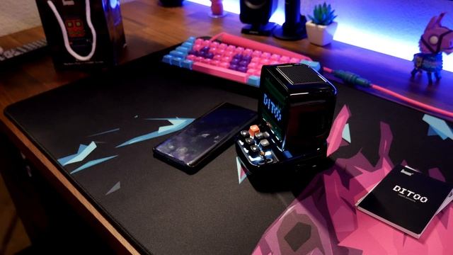 Divoom Ditoo Unboxing - Pixel Art, Bluetooth Speaker смотреть онлайн