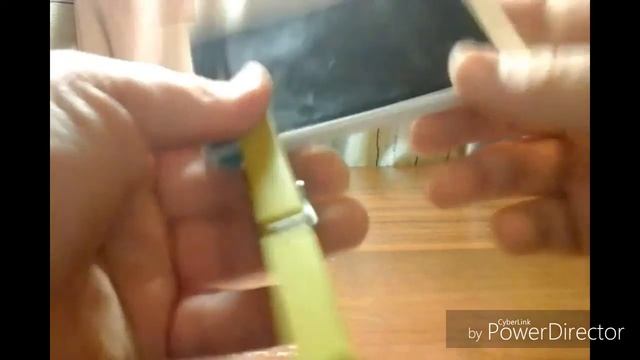 Видео урок:Как сделать штатив для телефона из 3 прищепок? смотреть онлайн