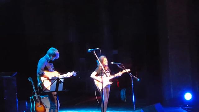 Ben Gibbard & Julien Baker perform Photobooth (deathcab for cutie) смотреть онлайн