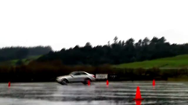 Mercedes-Benz Driving Academy in Auckland, New Zealand смотреть онлайн