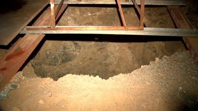Man rescued from western Arizona mine shaft after being trapped for days смотреть онлайн