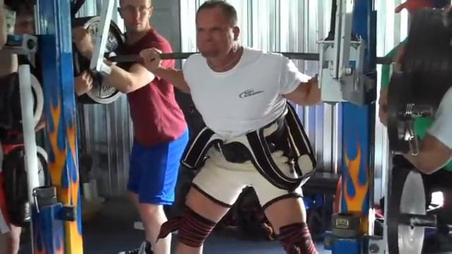 Mick Manley Sr. 800 lb Reverse Band Squat смотреть онлайн