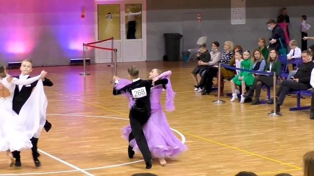 Квикстеп / Юниоры 2 Risning Stars St 1/2 - Хрустальный кубок 2022 (Минск, 13.03.2022) смотреть онлайн