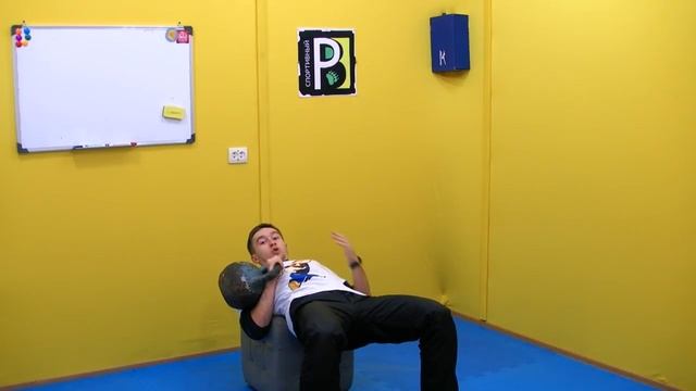 Подборка упражнений с гирями - Развиваем мышцы груди, спины, плеч, ног, рук, используя один снаряд смотреть онлайн