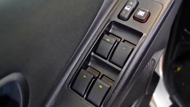 Toyota Corolla Verso BWJ 2006 2 2 Dcat 177pk 7 PERSOONS NAVI CLIMA LMV PRIVACY GLASS