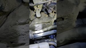 Замена термостата Land Cruiser 200 дизель 4.5 своими руками.