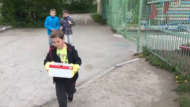 СПАСЕНИЕ МАЛЕНЬКОЙ ПТИЦЫ смотреть онлайн