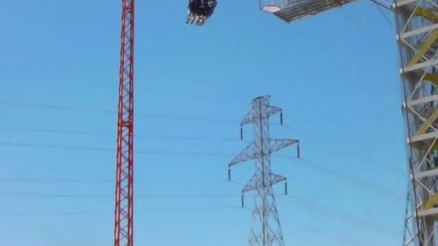 Dallas Tourism - Girls ride the Skycoaster at Zero Gravity Thrill Amusement Park смотреть онлайн