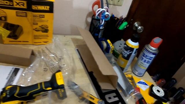 DeWalt (DCS438B) 3 In. Cut-Off Tool смотреть онлайн