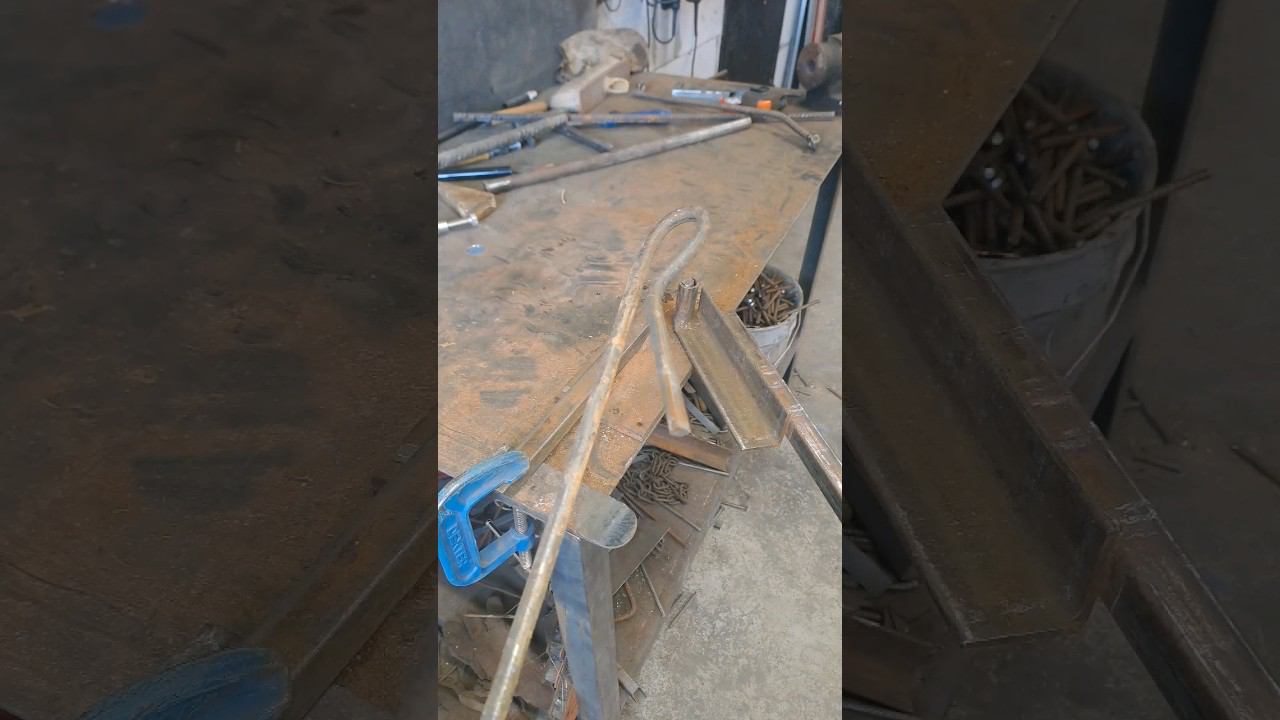 ЧТО ОН ГНЁТ? ДЛЯ ЧЕГО, КТО ЗНАЕТ?) #строительство #арматура #строительстводома #dmitrievstroy96 смотреть онлайн