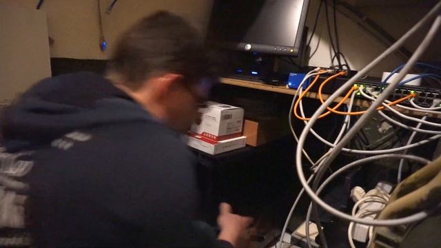 unRAID - Replacing the caching SSD смотреть онлайн