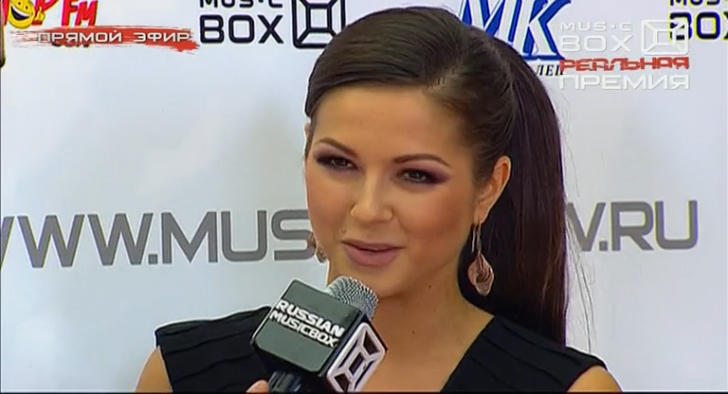 Нюша на дорожке Реальной премии MusicBox-2014 - 19.11.14 смотреть онлайн