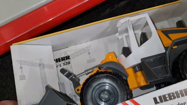 Игрушки: Гонки в Магазине Игрушек на Машинках и Экскаватор ???? смотреть онлайн