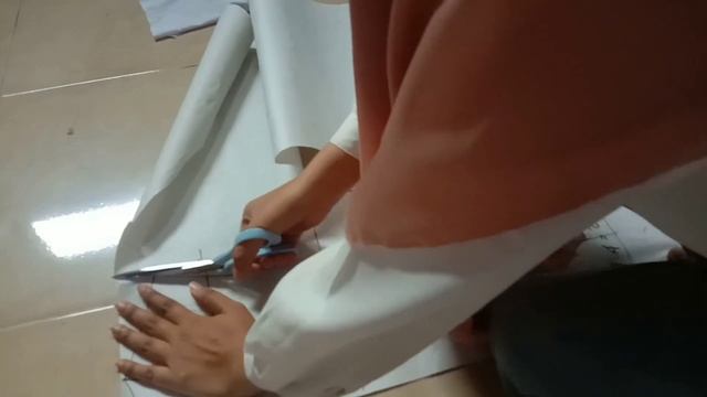 TUTORIAL MEMBUAT POLA N MEMOTONG POLA TUNIK BATIK KEKINIAN | TUTORIAL TUNIK BATIK KEREN смотреть онлайн