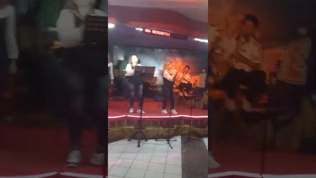 Gustavo lima versi Delima voice feat Jait key dan Pakpahan saxophone di LOUIS CAFE смотреть онлайн