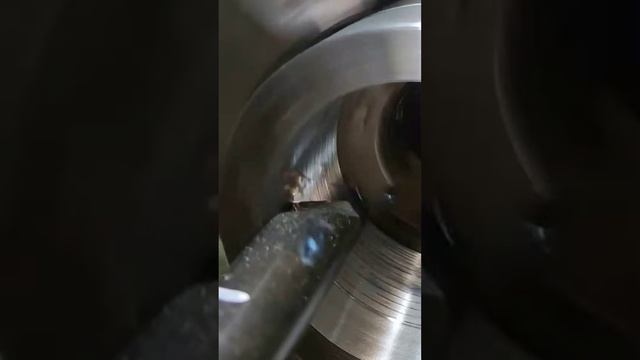 Токарная обработка оправки для установки поршня в блок цилиндров 83мм смотреть онлайн