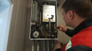 СНЯТИЕ ПЛАТЫ УПРАВЛЕНИЯ КОТЛА NAVIEN