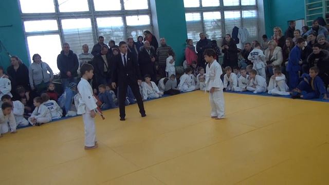 Перов Кирил - Мамчук Семен. - 23 кг. ТУРНИР ПО ДЗЮДО «КОРОЛЬ ТАТАМИ» 08-09 г.р. 4 дек 2016. смотреть онлайн