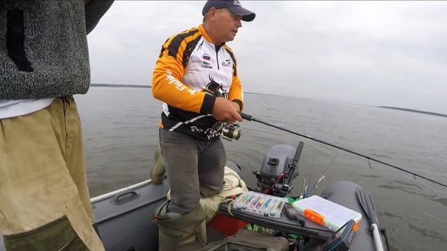 Рыбинка , клёв рыбы в конце сентября !!! смотреть онлайн