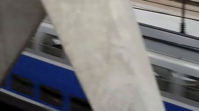 TGV running through LYON-SAINT EXUPÉRY AIRPORT (1) смотреть онлайн