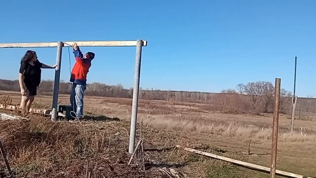 Привезли доски на забор. Сшиваем спанграм для роз /Хуторок у Реки /Life in the village смотреть онлайн