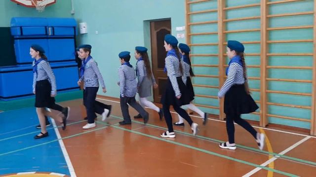 23 февраля Фестиваль «Смотр строя и песни» смотреть онлайн