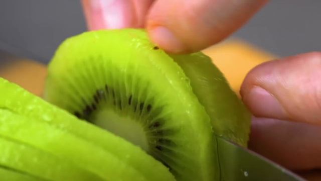 Кладу Кусочки Фруктов на Бумагу и Прижимаю к Крему | Чудесный ТОРТ "НАТЮРМОРТ" смотреть онлайн