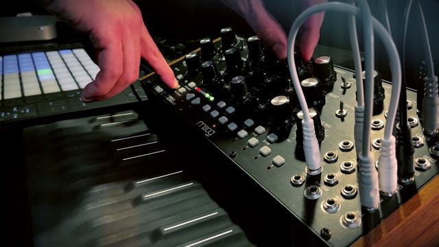 Moog Mother-32 Sequencer Tribute. Possibilities Demo. No talking смотреть онлайн
