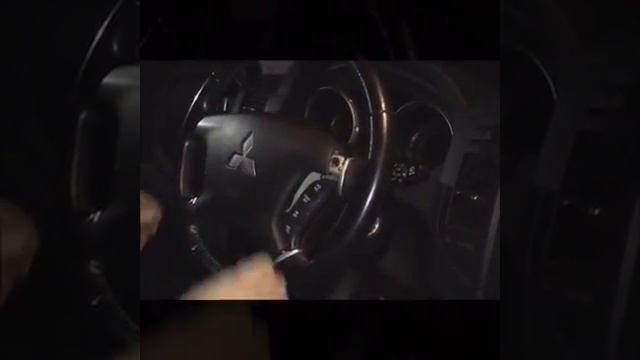 Как снять подушку безопасности : Mitsubishi Pajero mk4 2006+ VOLANTY.CZ смотреть онлайн