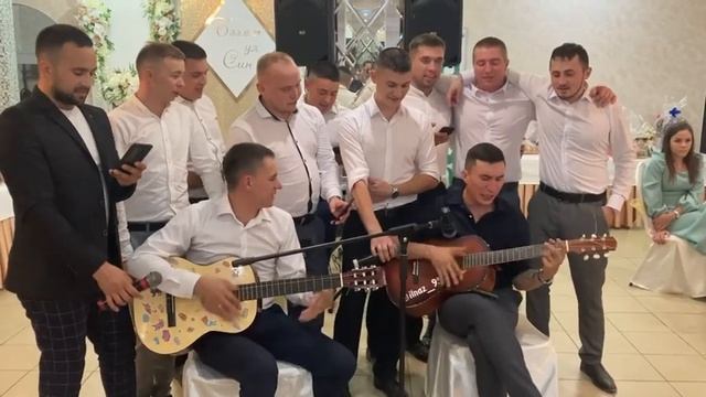 ЭТО ВИДЕО ВЗОРВАЛО ИНТЕРНЕТ! ДРУЗЬЯ ЖЕНИХА НА СВАДЬБЕ! смотреть онлайн