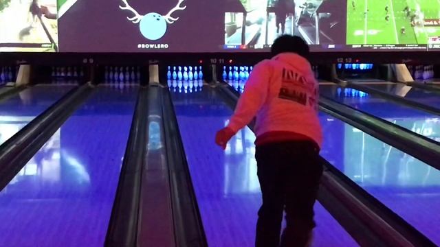 Friday Night Bowling ? (w the boyz) смотреть онлайн