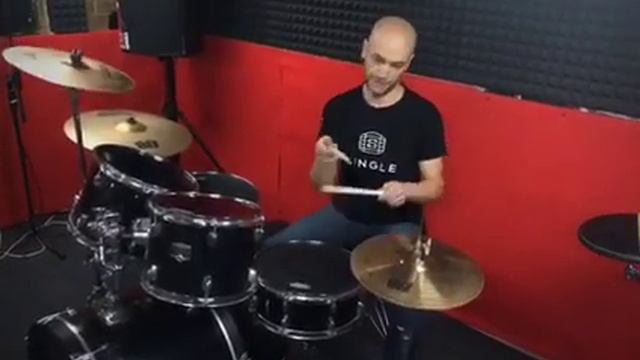 Учитель игры на ударных(DRUM TEACHER) смотреть онлайн