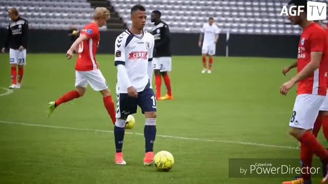 Tobias Sana's first day at AGF Football смотреть онлайн