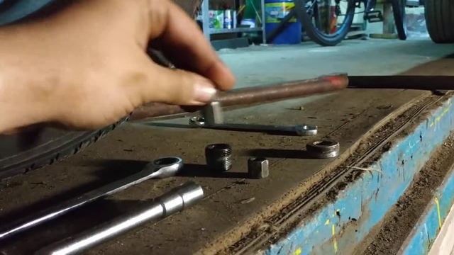 Нива Шевроле. замена масла в КПП "инновационным" методом))) смотреть онлайн