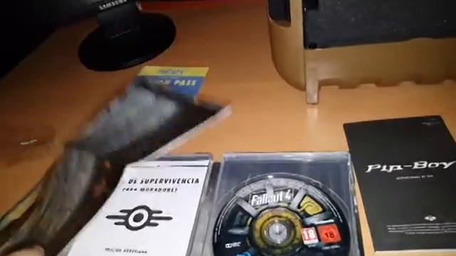 Unboxing Fallout 4 Pip boy edition español смотреть онлайн
