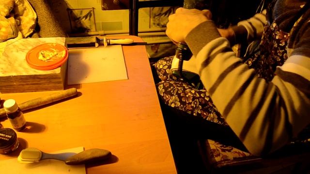 Обувь ручной работы. Вощение подошвы. смотреть онлайн