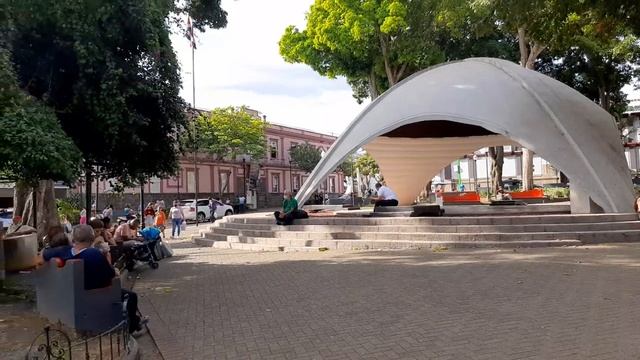 Parque de Alajuela, Costa Rica смотреть онлайн
