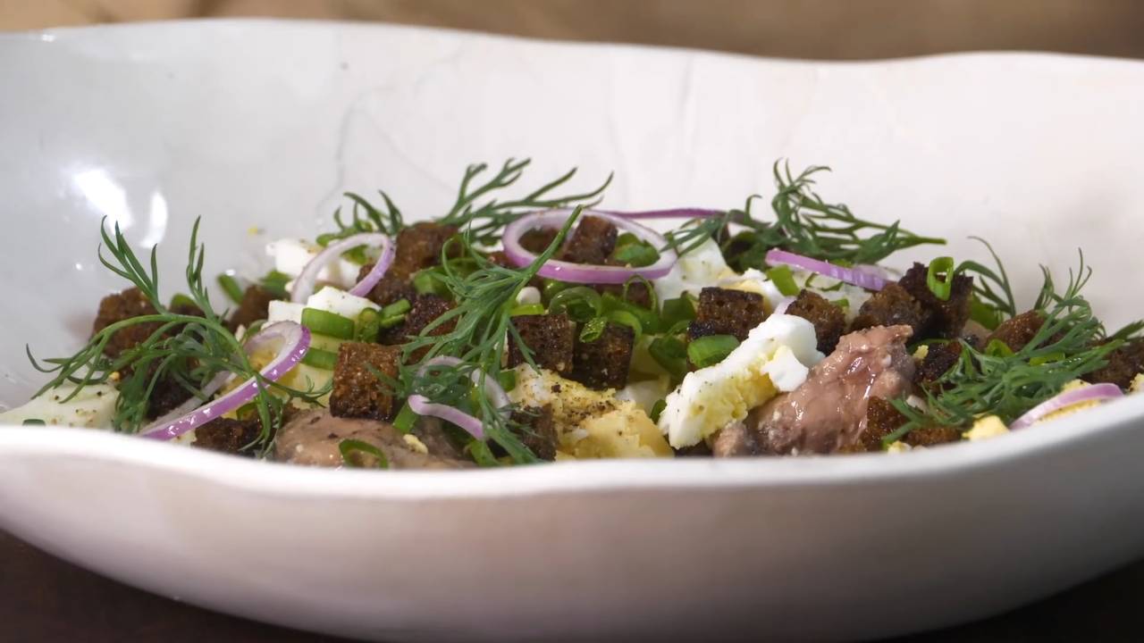 Печень трески и вкусный салат готов. Рецепт за 5 минут смотреть онлайн