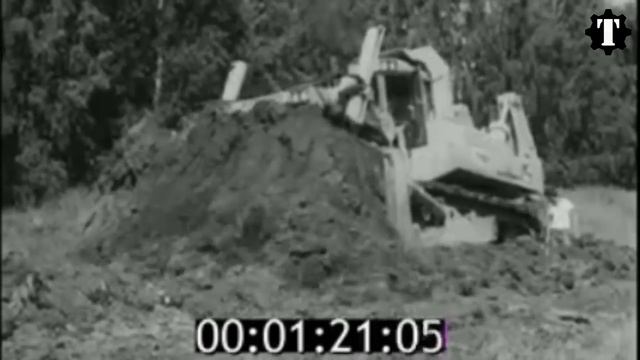 Этот Советский трактор испугал иностранцев. Т-800. смотреть онлайн