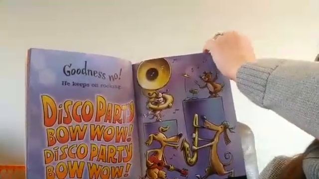 Miss Heather reads “Groovy Joe: Dance Party Countdown” смотреть онлайн