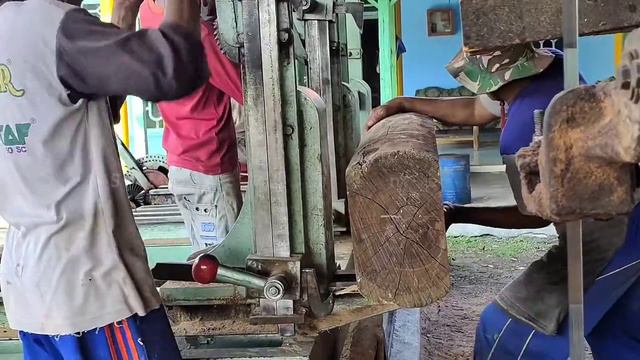 Sawing And Cutting Awesome Weathered Wood || #Sawmill