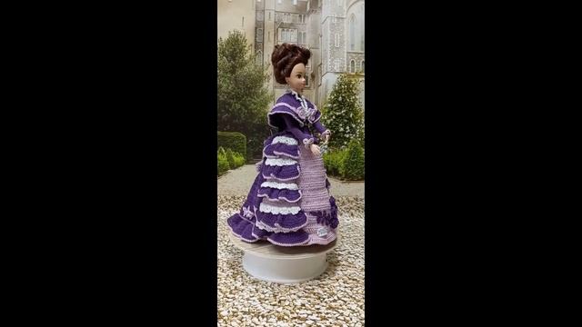 Дама в фиолетовом платье с турнюром смотреть онлайн