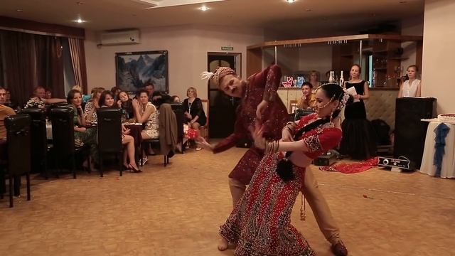 Индийский танец интерактив. Флешмоб. India. Dance. смотреть онлайн